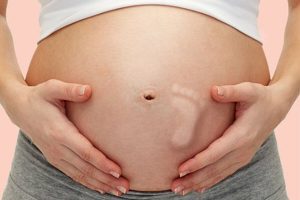 ماذا يحدث في الشهر السادس من الحمل