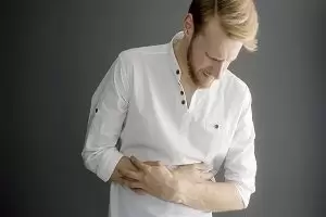 علاج الم البطن والإسهال في المنزل