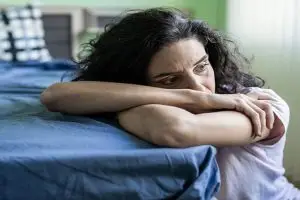 اعراض قصور الغدة الدرقية عند النساء