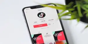 مراسلة على التيك توك