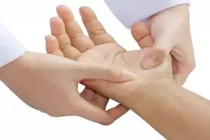 أعراض متلازمة النفق الرسغي