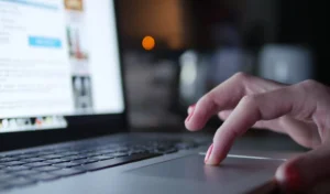 حل مشكلة التاتش باد فِي لاب توب